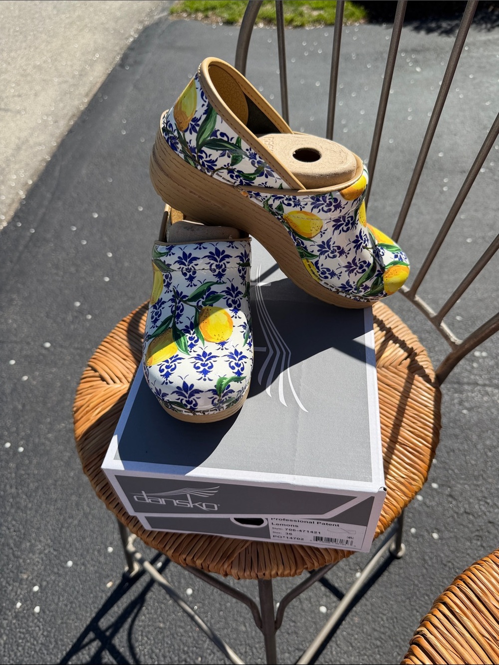 Dansko Womens Lemon Print Clogs in White, Yellow & Blue - Picture 2 of 4